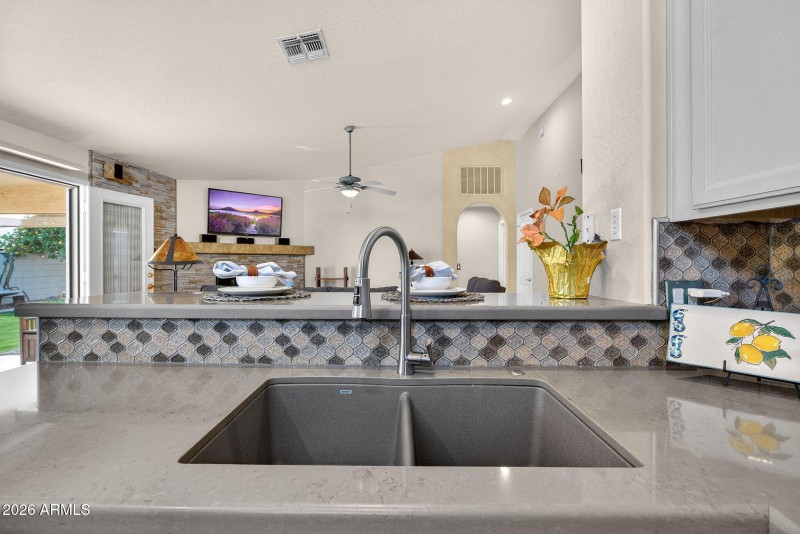 19-web-or-mls-19 E Cathy Ct