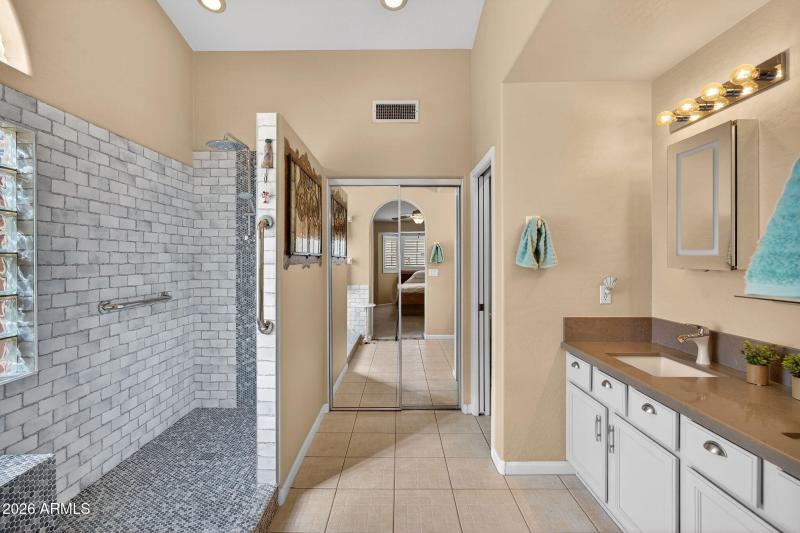 25-web-or-mls-27 E Cathy Ct