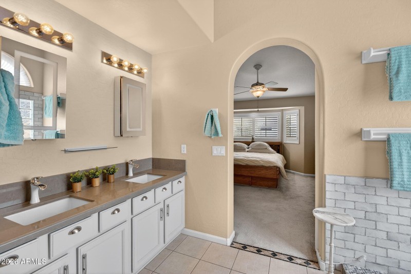 26-web-or-mls-28 E Cathy Ct