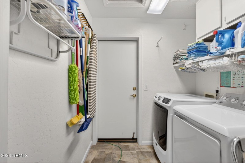 38-web-or-mls-34 E Cathy Ct