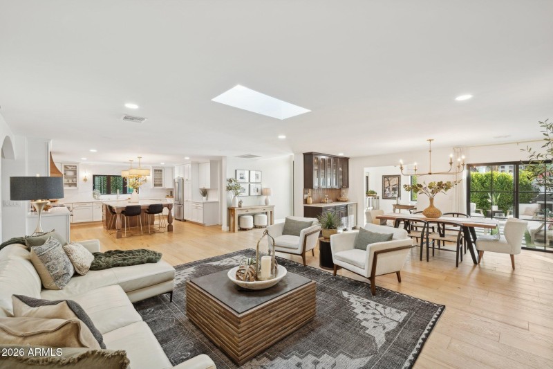 12-web-or-mls-7770-e-camelback-rd-unit-1