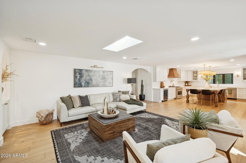 13-web-or-mls-7770-e-camelback-rd-unit-1