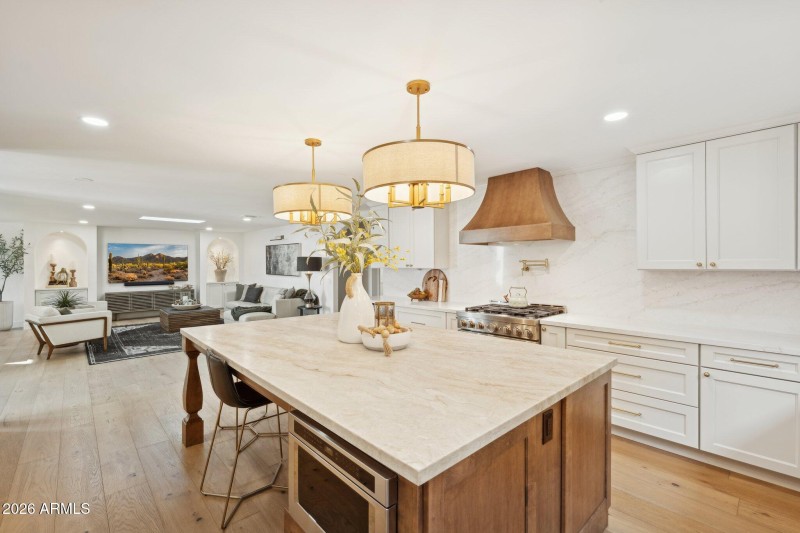 19-web-or-mls-7770-e-camelback-rd-unit-1