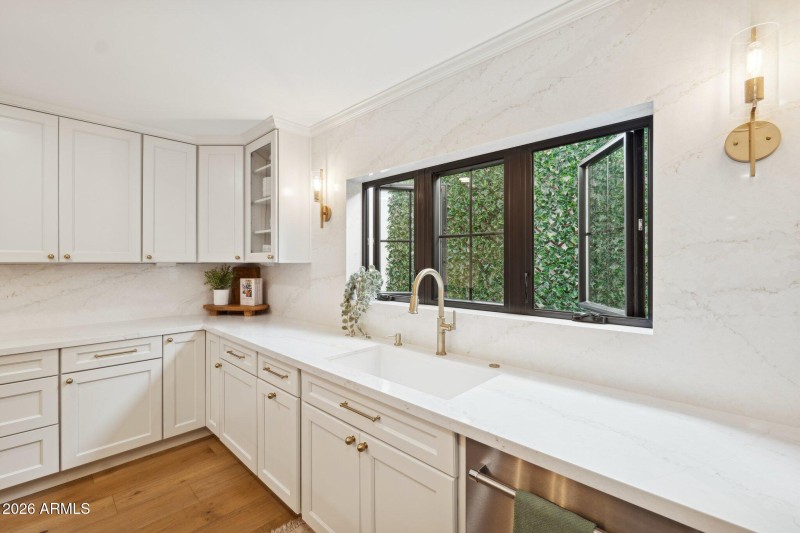 23-web-or-mls-7770-e-camelback-rd-unit-1