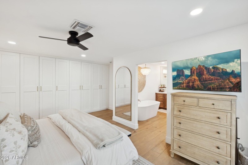 26-web-or-mls-7770-e-camelback-rd-unit-1