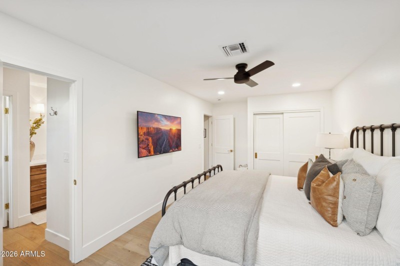 34-web-or-mls-7770-e-camelback-rd-unit-1