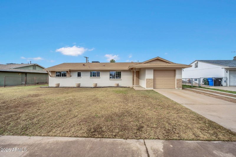 7742 W Fairmount Ave-1