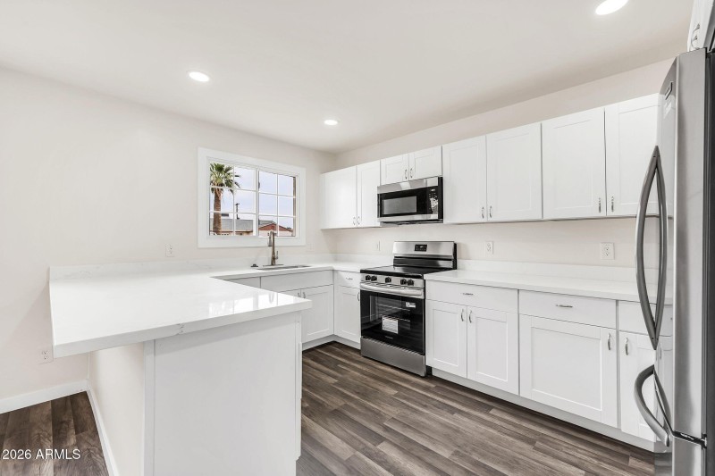 7742 W Fairmount Ave-14