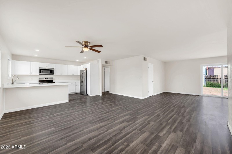 7742 W Fairmount Ave-10