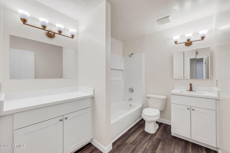 7742 W Fairmount Ave-19