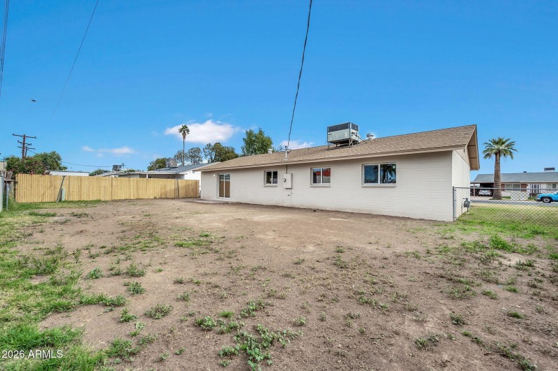 7742 W Fairmount Ave-27