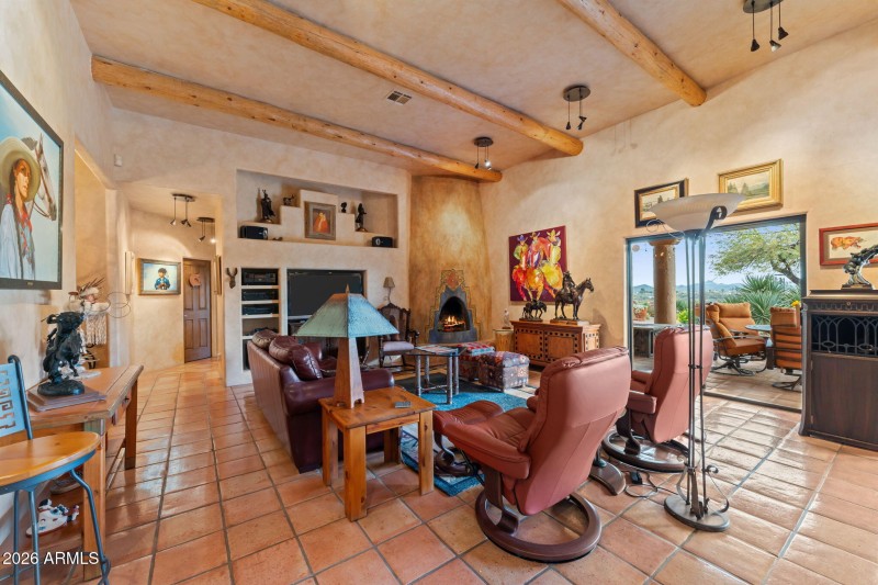 2160 N Vulture Mine Rd