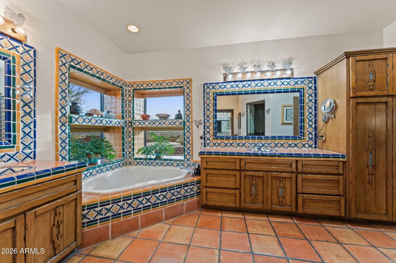 2160 N Vulture Mine Rd