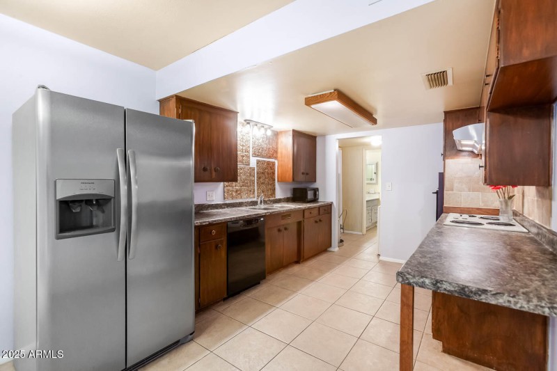 1649-E-Dana-Ave-MLS-18