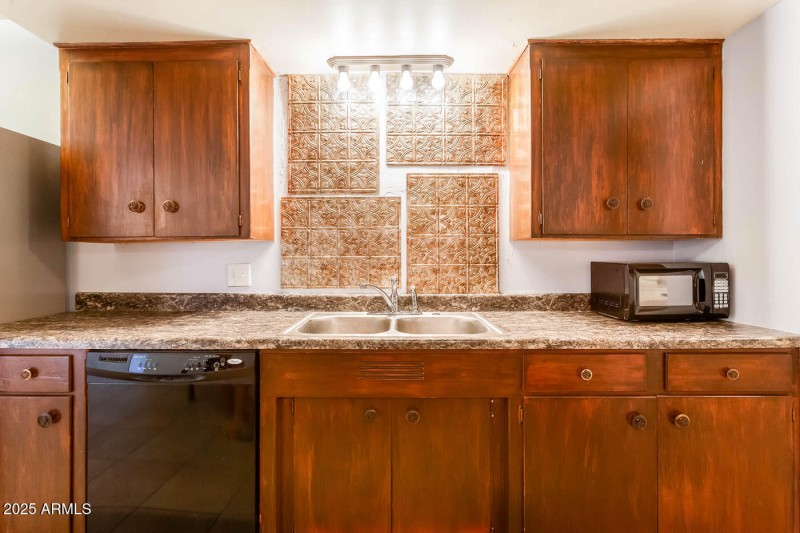 1649-E-Dana-Ave-MLS-20