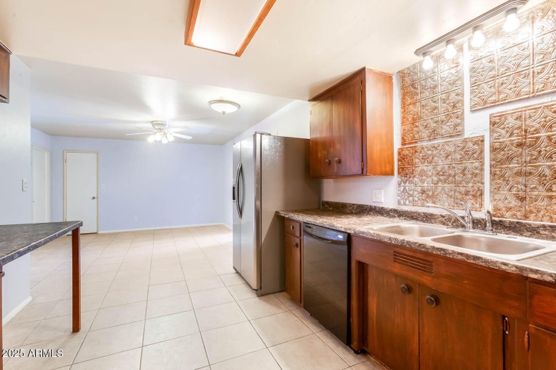 1649-E-Dana-Ave-MLS-22