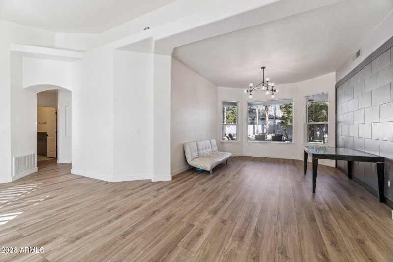 7-web-or-mls-2732-e-hillery-dr