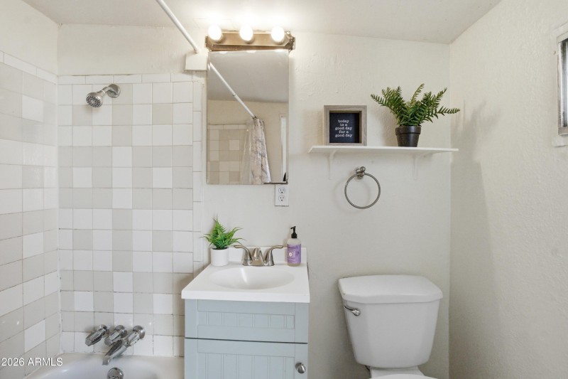 5521_W_Northview_005