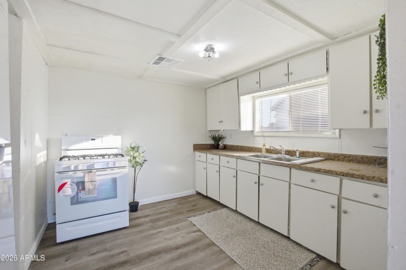 5521_W_Northview_006