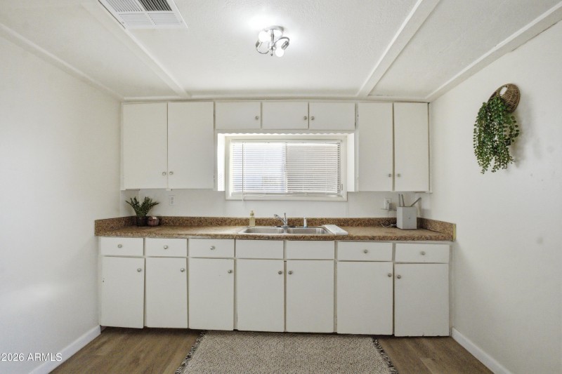 5521_W_Northview_007