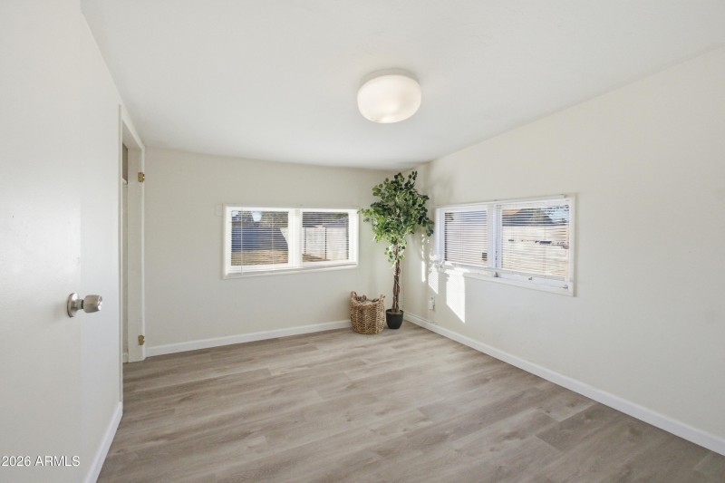 5521_W_Northview_009