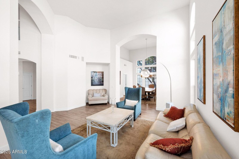 760-N-Ithaca-Street-20