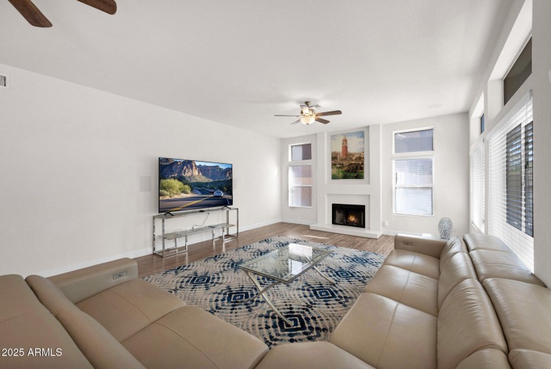 760-N-Ithaca-Street-38