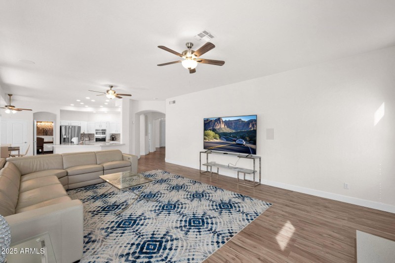 760-N-Ithaca-Street-40