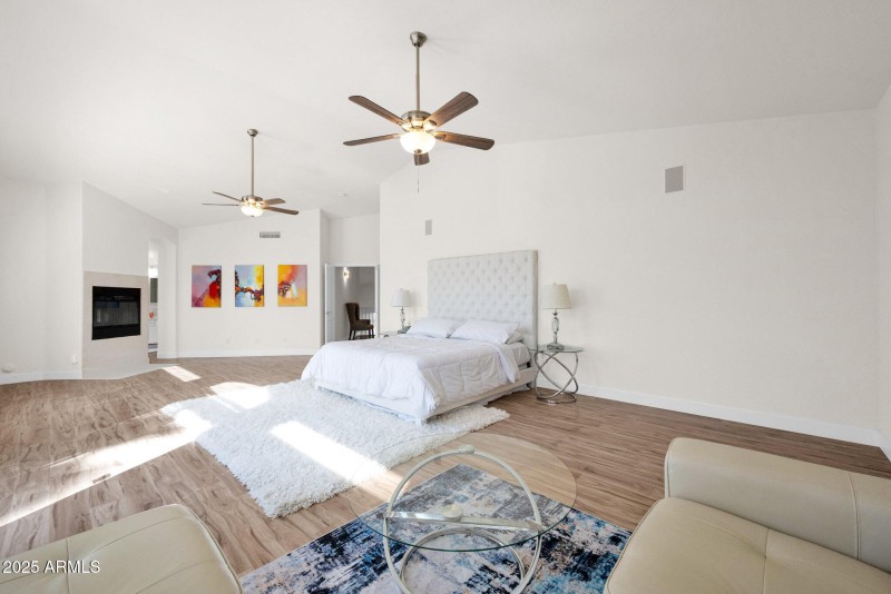 760-N-Ithaca-Street-52