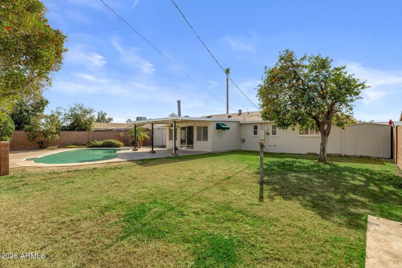 7,823 sq ft lot