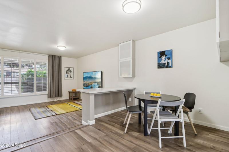 10-web-or-mls-North 25th Pl-S0702-010