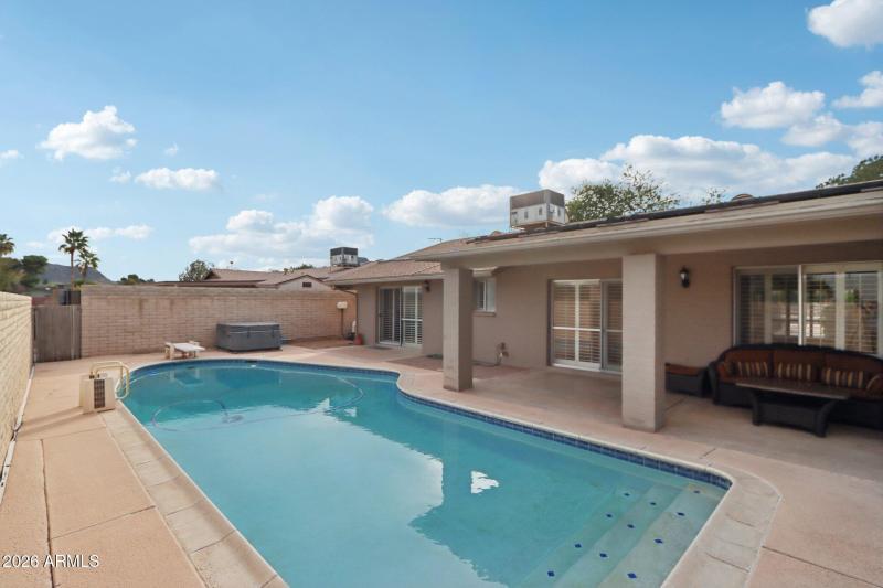 42-web-or-mls-North 25th Pl-S0702-042