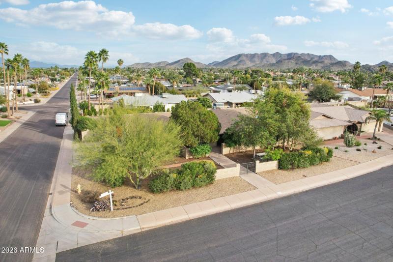 49-web-or-mls-North 25th Pl-S0702-049