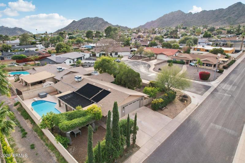 52-web-or-mls-North 25th Pl-S0702-052