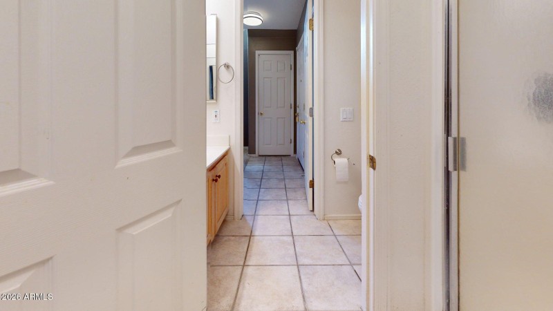 11218-W-Celle-de-La-Luna-Bathroom