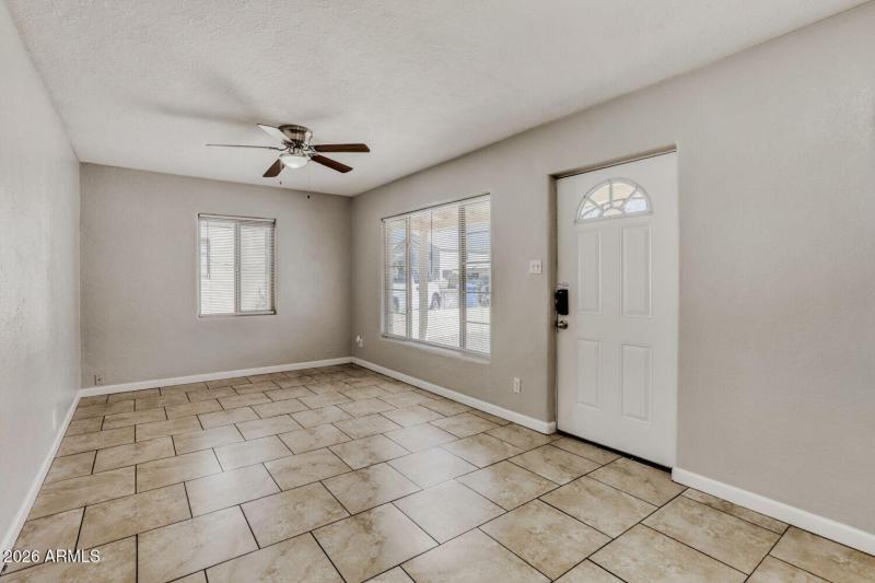 6132 N 35th Dr - Web Quality - 006 - 06