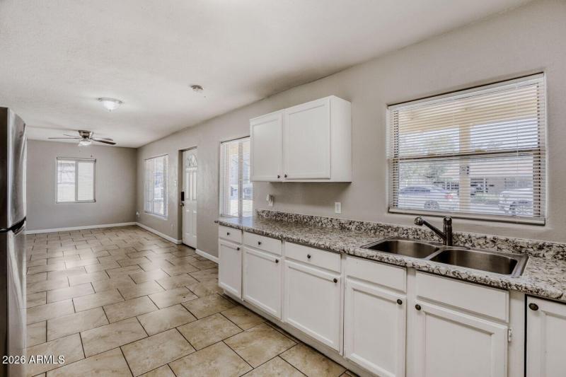 6132 N 35th Dr - Web Quality - 014 - 14