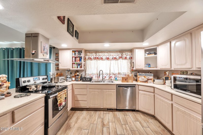 12-web-or-mls-QP- 780_9701