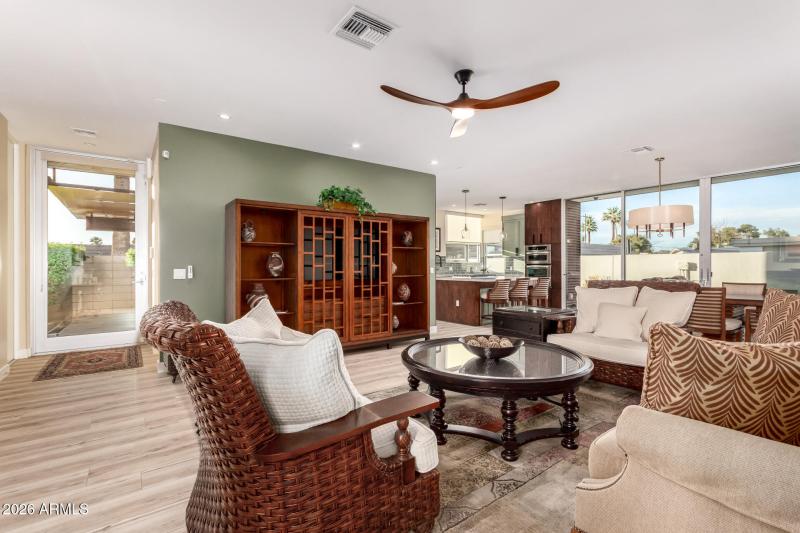 Lge glass entry door to home