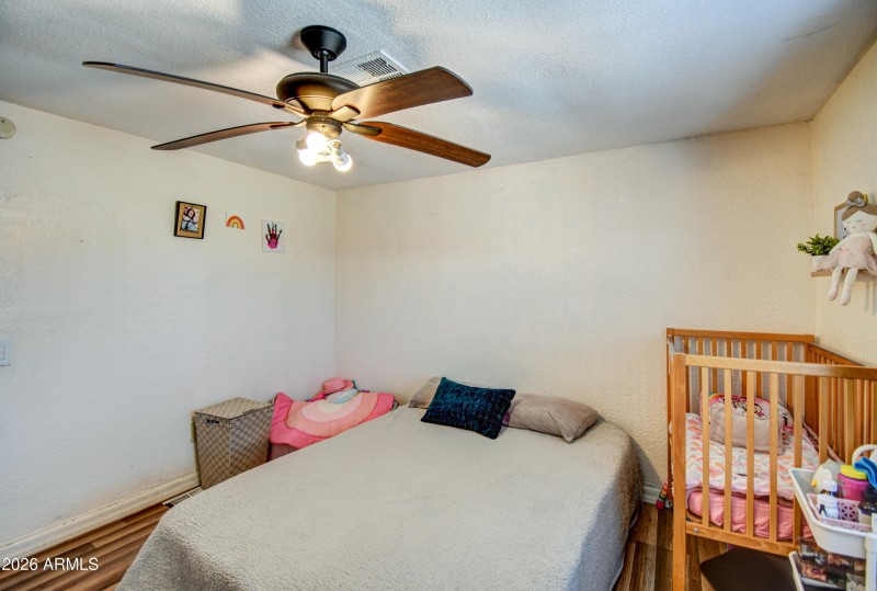 Bedroom 2-pic 2