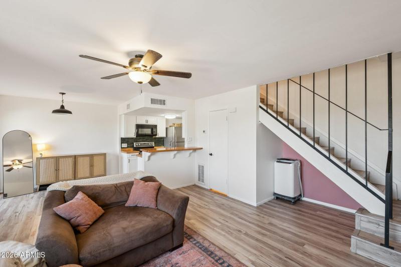 9-web-or-mls-14413-n-boxwood-ln