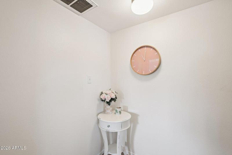 22-web-or-mls-14413-n-boxwood-ln