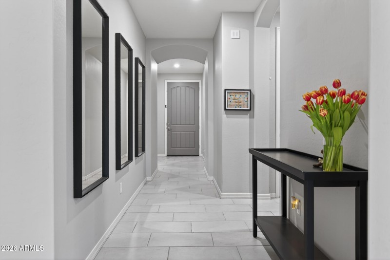19) FOYER