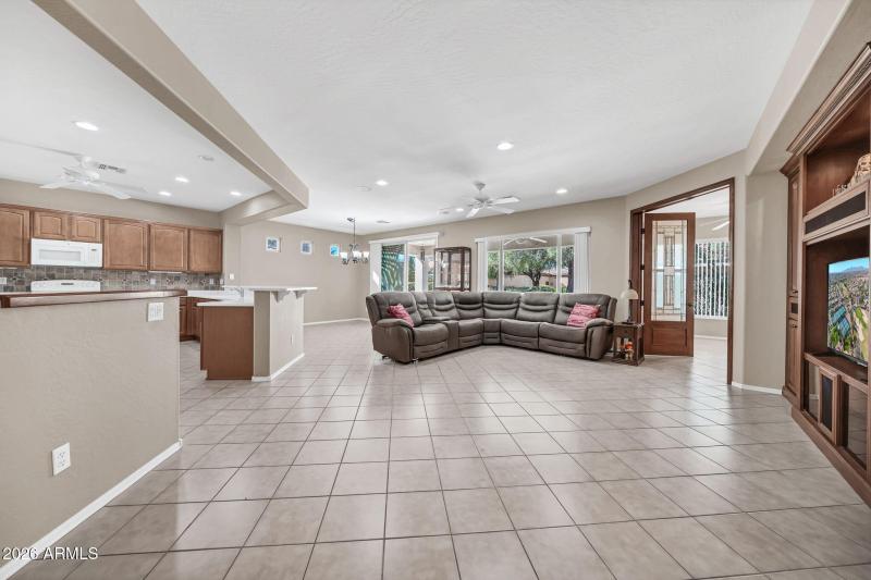 22118 N Arrellaga Dr-11