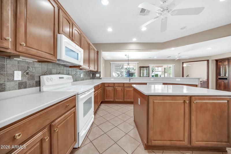 22118 N Arrellaga Dr-17