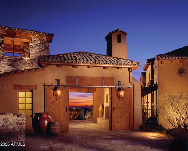 16 Chiricahua entrance evening