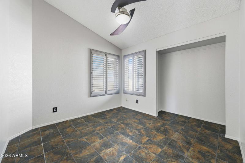 Calle-Bed 4 or office