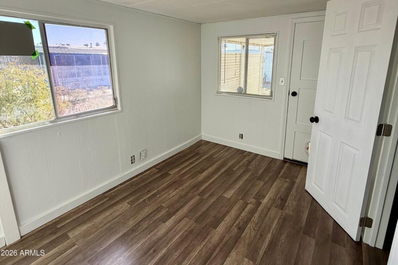 Den/Guest Space