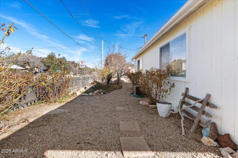 07-Front Yard