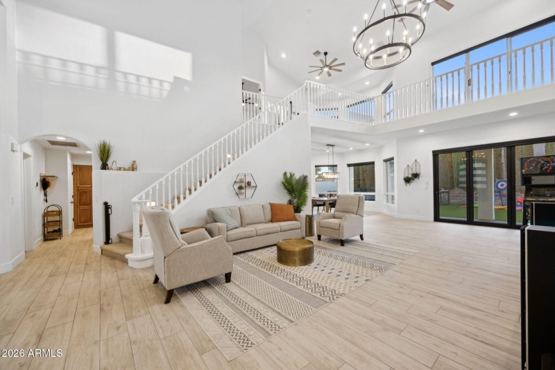 6-web-or-mls-578-n-acacia-dr